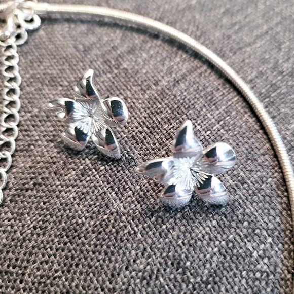 AVON Stamped Vintage Silver Cherry Blossom Flower Choker Necklace & Earrins Set - Picture 4 of 6